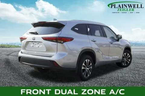 Another view of 2023 Toyota Highlander Hybrid XLE for sale in Plainwell, MI at Zeigler Chrysler Dodge Jeep Ram of Plainwell