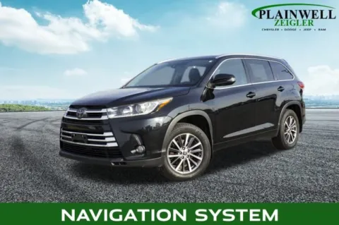 Black 2018 Toyota Highlander XLE for sale in Plainwell, MI
