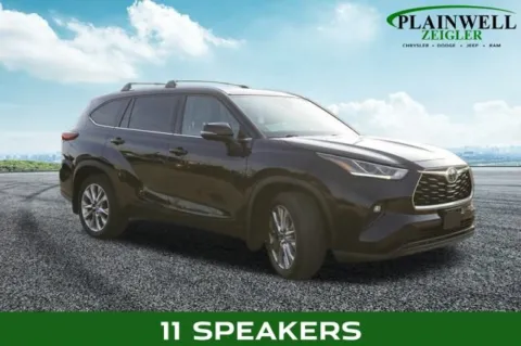 More photos of 2020 Toyota Highlander Limited at Zeigler Chrysler Dodge Jeep Ram of Plainwell, MI