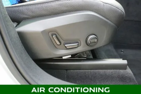 More photos of 2022 Volvo XC60 B5 Momentum at Zeigler Chrysler Dodge Jeep Ram of Plainwell, MI