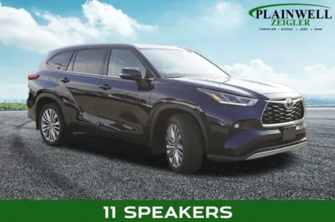 More photos of 2022 Toyota Highlander Platinum at Zeigler Chrysler Dodge Jeep Ram of Plainwell, MI