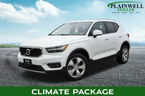 White 2022 Volvo XC40 Momentum for sale in Plainwell, MI