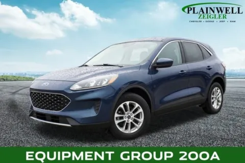 Green 2020 Ford Escape SE for sale in Plainwell, MI