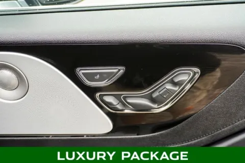 More photos of 2022 Lincoln Aviator Reserve at Zeigler Chrysler Dodge Jeep Ram of Plainwell, MI
