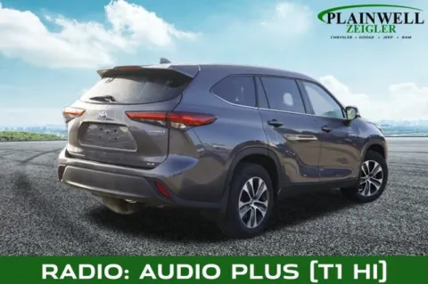 Another view of 2021 Toyota Highlander Hybrid XLE for sale in Plainwell, MI at Zeigler Chrysler Dodge Jeep Ram of Plainwell