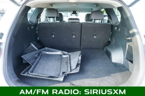More photos of 2023 Hyundai Santa Fe SEL at Zeigler Chrysler Dodge Jeep Ram of Plainwell, MI