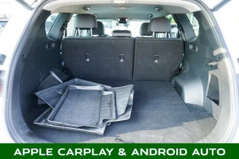 More photos of 2023 Hyundai Santa Fe SEL at Zeigler Chrysler Dodge Jeep Ram of Plainwell, MI