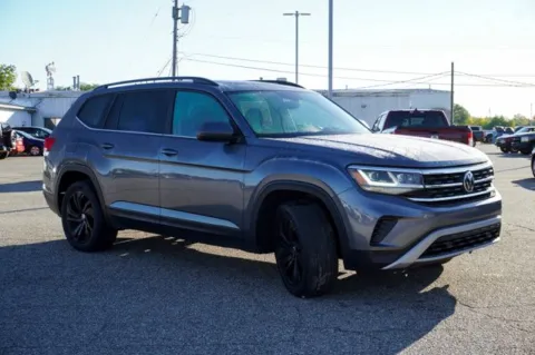 More photos of 2021 Volkswagen Atlas 2.0T SE w/Technology at Zeigler Chrysler Dodge Jeep Ram of Plainwell, MI