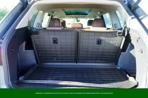 More photos of 2021 Volkswagen Atlas 2.0T SE w/Technology at Zeigler Chrysler Dodge Jeep Ram of Plainwell, MI