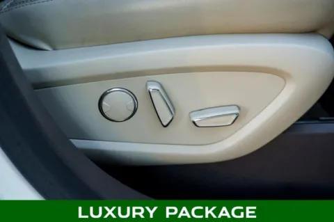 More photos of 2016 Lincoln MKX Reserve at Zeigler Chrysler Dodge Jeep Ram of Plainwell, MI