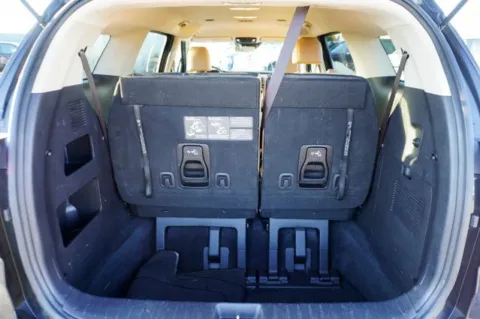More photos of 2022 Kia Carnival LXS at Zeigler Chrysler Dodge Jeep Ram of Plainwell, MI