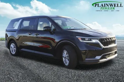 More photos of 2022 Kia Carnival LXS at Zeigler Chrysler Dodge Jeep Ram of Plainwell, MI