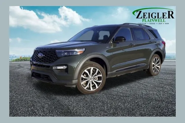 Green 2022 Ford Explorer ST-Line for sale in Plainwell, MI