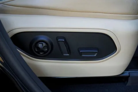 More photos of 2022 Jeep Grand Cherokee L Limited at Zeigler Chrysler Dodge Jeep Ram of Plainwell, MI