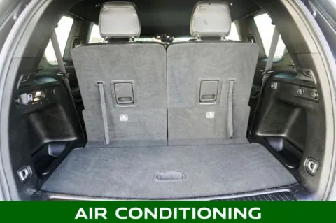 More photos of 2023 Jeep Grand Cherokee L Altitude at Zeigler Chrysler Dodge Jeep Ram of Plainwell, MI