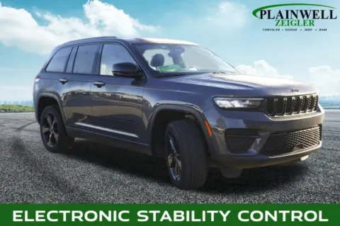 More photos of 2023 Jeep Grand Cherokee Altitude at Zeigler Chrysler Dodge Jeep Ram of Plainwell, MI