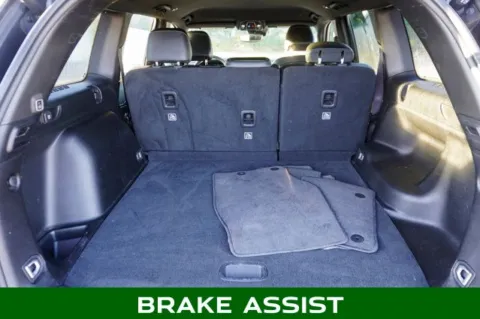 More photos of 2023 Jeep Grand Cherokee Altitude at Zeigler Chrysler Dodge Jeep Ram of Plainwell, MI