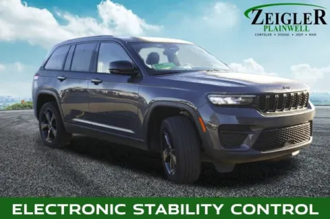 More photos of 2023 Jeep Grand Cherokee Altitude at Zeigler Chrysler Dodge Jeep Ram of Plainwell, MI