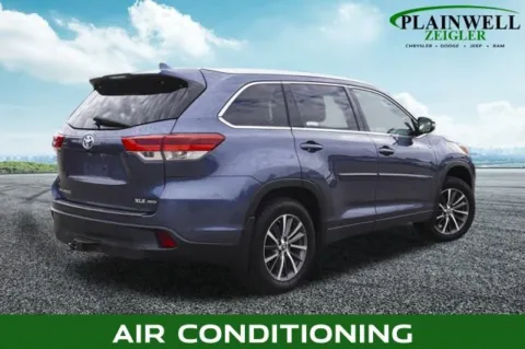 Another view of 2017 Toyota Highlander XLE for sale in Plainwell, MI at Zeigler Chrysler Dodge Jeep Ram of Plainwell