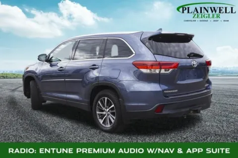 Photos of 2017 Toyota Highlander XLE for sale in Plainwell, MI at Zeigler Chrysler Dodge Jeep Ram of Plainwell