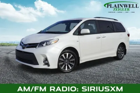 White 2018 Toyota Sienna for sale in Plainwell, MI