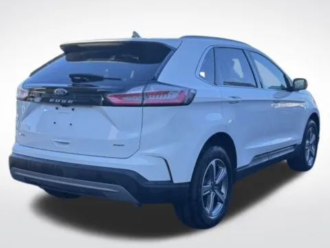 More photos of 2022 Ford Edge SEL at Zeigler BMW of Kalamazoo, MI