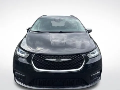 Photos of 2023 Chrysler Pacifica Limited for sale in Kalamazoo, MI at Zeigler BMW of Kalamazoo