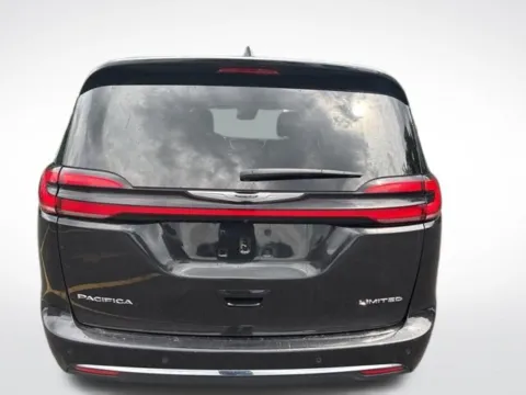 More photos of 2023 Chrysler Pacifica Limited at Zeigler BMW of Kalamazoo, MI