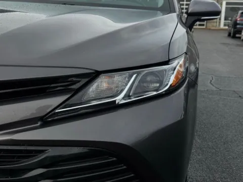 More photos of 2020 Toyota Camry Hybrid LE at Zeigler BMW of Kalamazoo, MI