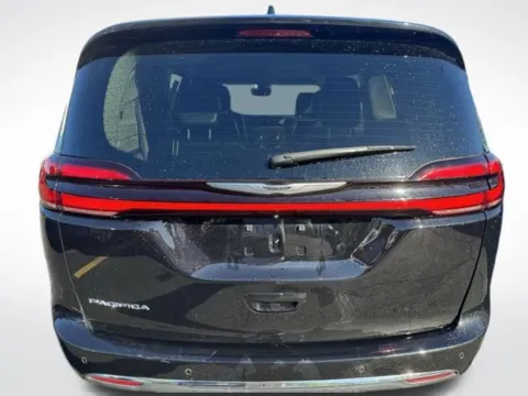 More photos of 2024 Chrysler Pacifica Touring L at Zeigler BMW of Kalamazoo, MI