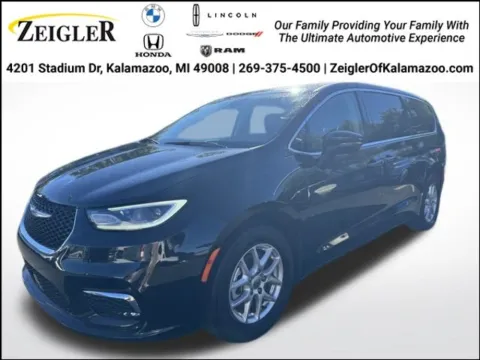Black 2024 Chrysler Pacifica Touring L for sale in Kalamazoo, MI