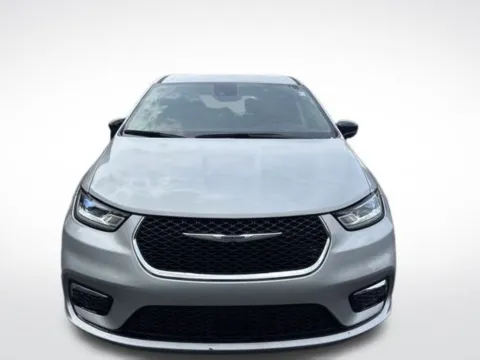 Photos of 2024 Chrysler Pacifica Touring L for sale in Kalamazoo, MI at Zeigler BMW of Kalamazoo