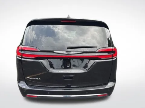 More photos of 2024 Chrysler Pacifica Touring L at Zeigler BMW of Kalamazoo, MI