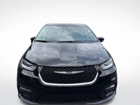 Photos of 2024 Chrysler Pacifica Touring L for sale in Kalamazoo, MI at Zeigler BMW of Kalamazoo