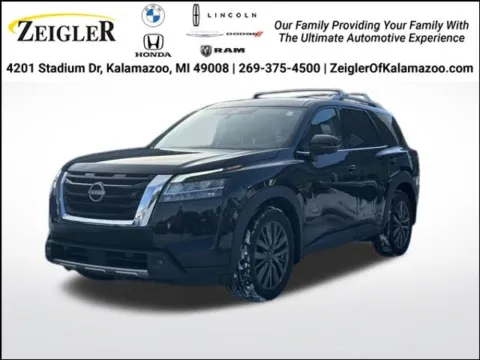 Black 2023 Nissan Pathfinder SL for sale in Kalamazoo, MI