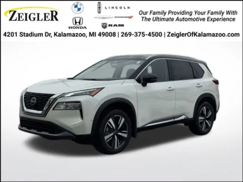 White 2023 Nissan Rogue SV for sale in Kalamazoo, MI