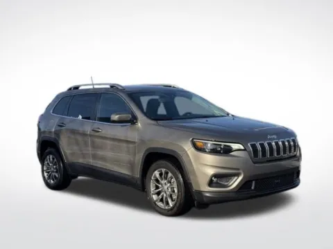 More photos of 2021 Jeep Cherokee Latitude Lux at Zeigler BMW of Kalamazoo, MI