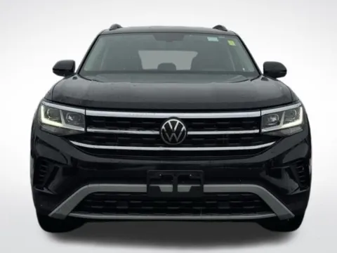 Another view of 2022 Volkswagen Atlas 3.6L V6 SE w/Technology for sale in Kalamazoo, MI at Zeigler BMW of Kalamazoo