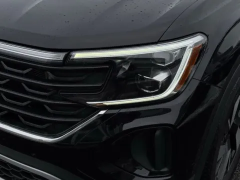 Photos of 2025 Volkswagen Atlas Cross Sport 2.0T SE w/Technology for sale in Kalamazoo, MI at Zeigler BMW of Kalamazoo