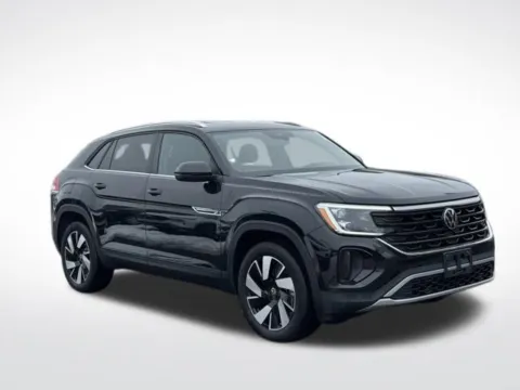 More photos of 2025 Volkswagen Atlas Cross Sport 2.0T SE w/Technology at Zeigler BMW of Kalamazoo, MI