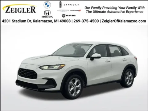 White 2023 Honda HR-V LX for sale in Kalamazoo, MI