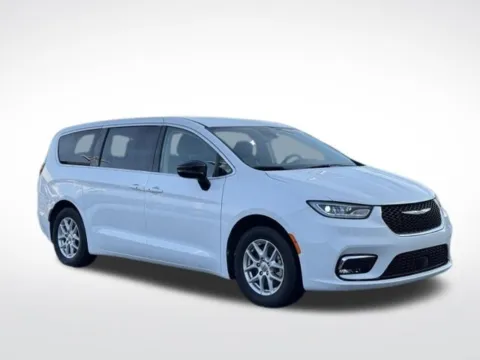 More photos of 2024 Chrysler Pacifica Touring L at Zeigler BMW of Kalamazoo, MI
