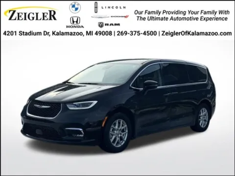 Black 2024 Chrysler Pacifica Touring L for sale in Kalamazoo, MI
