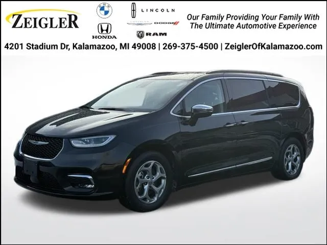 Black 2023 Chrysler Pacifica Limited for sale in Kalamazoo, MI