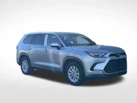 More photos of 2025 Toyota Grand Highlander XLE at Zeigler BMW of Kalamazoo, MI