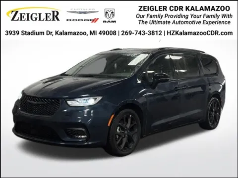 Blue 2025 Chrysler Pacifica Limited for sale in Kalamazoo, MI