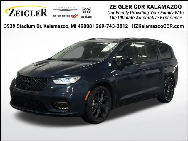 Blue 2025 Chrysler Pacifica Limited for sale in Kalamazoo, MI