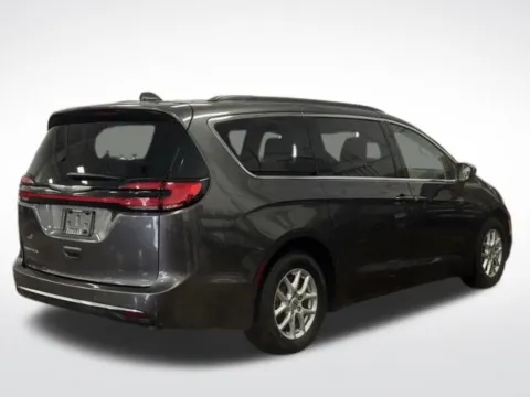 More photos of 2022 Chrysler Pacifica Touring L at Zeigler BMW of Kalamazoo, MI
