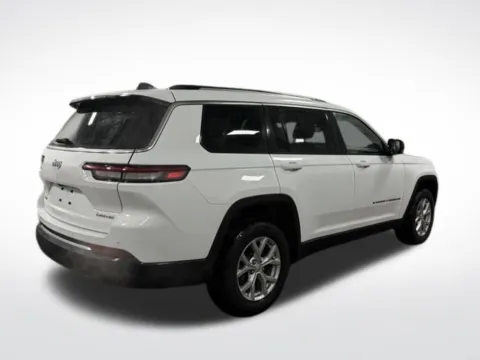 More photos of 2023 Jeep Grand Cherokee L Limited at Zeigler BMW of Kalamazoo, MI