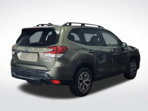 More photos of 2023 Subaru Forester Premium at Zeigler BMW of Kalamazoo, MI
